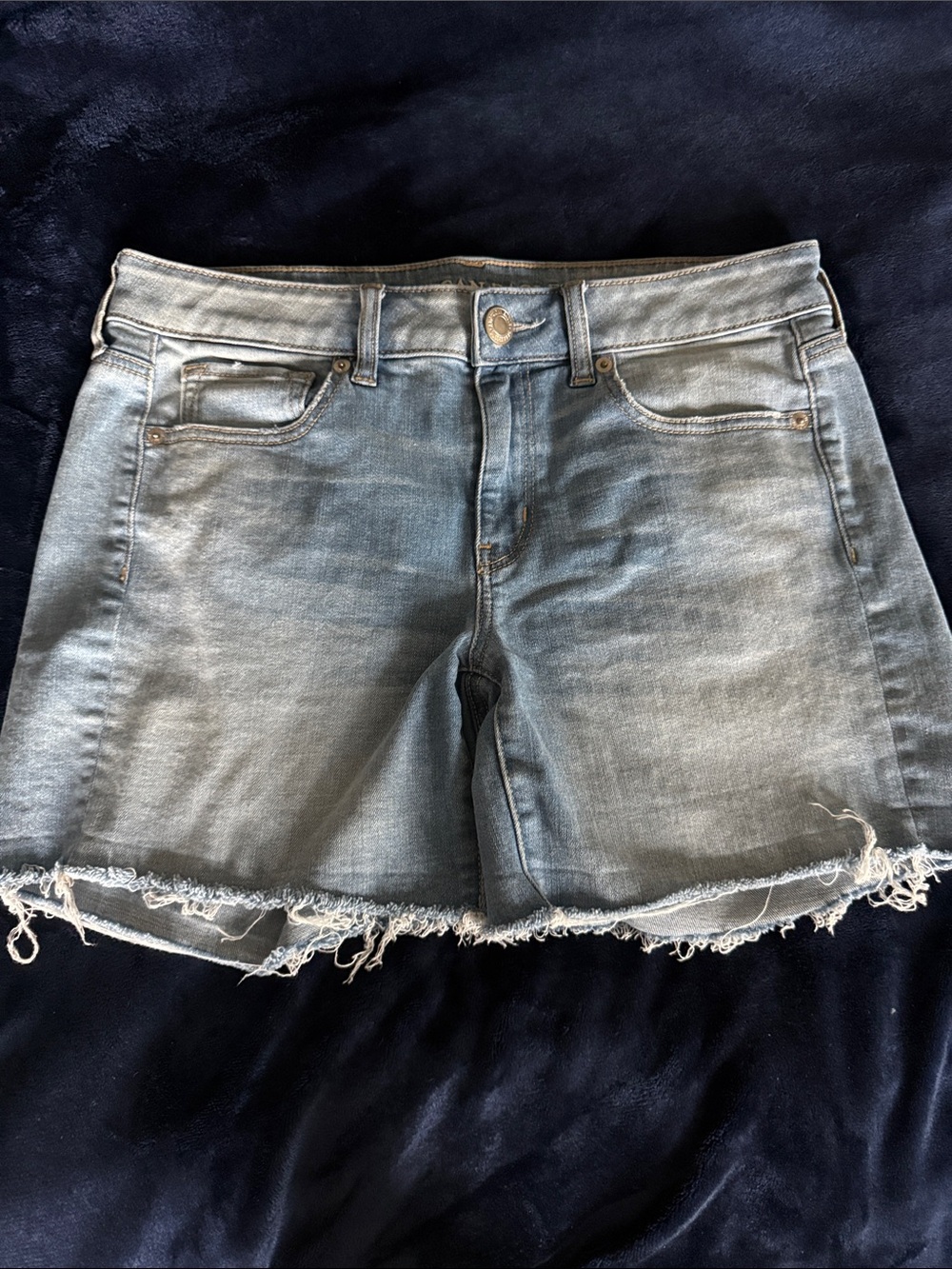American Eagle Outfitters Light Wash Midi Cutoff Shorts Sz 8